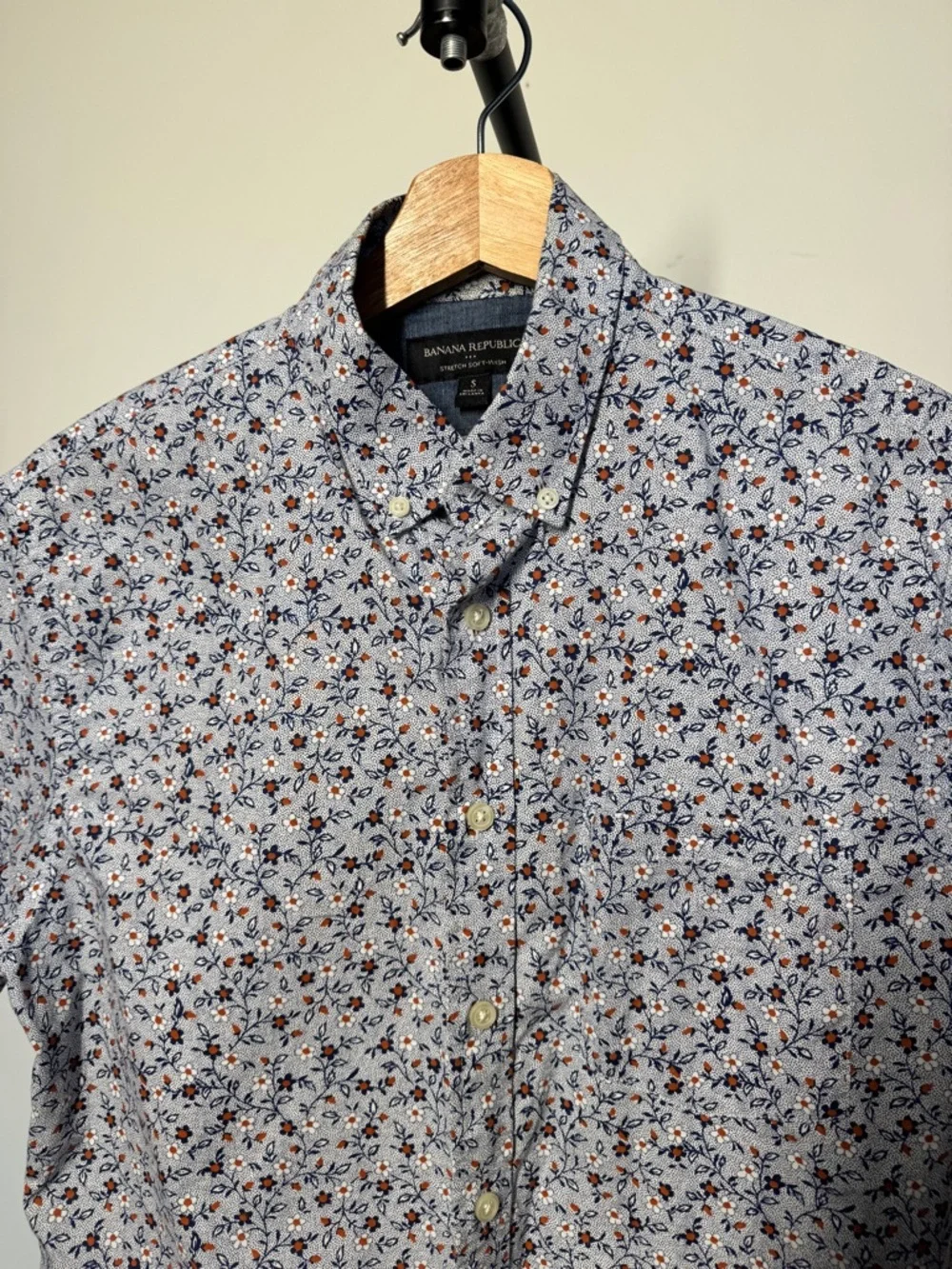 Banana Republic Light Blue Floral Button-Down Shirt